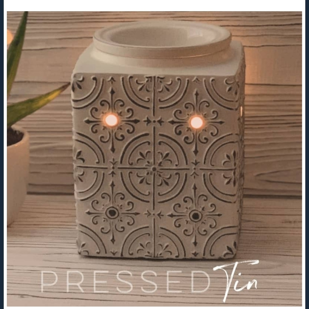 Scentsy Ceramic Warmer in Cream with Pressed Tile Pattern